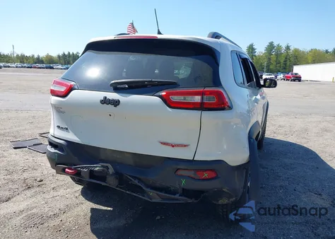 2015 Jeep Cherokee Trailhawk z USA, uszkodzony, nr VIN 1C4PJMBS2FW687716